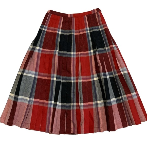 Highland Queen Dresses & Skirts - Vintage Highland Queen Pleated Wool Kilt Skirt Tartan Plaid Red Black Size 12